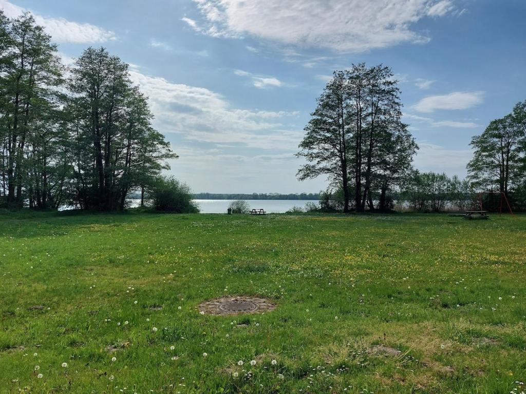 Ferienhaus Flessenow Am Schweriner See Eksteriør bilde